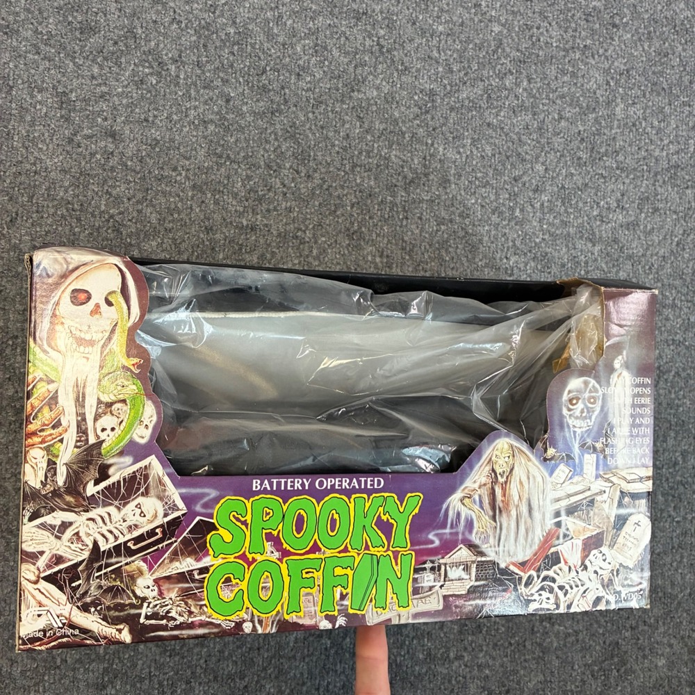 Vintage Spooky Coffin Battery Operated Animated Vampire Halloween Prop WD05 Box